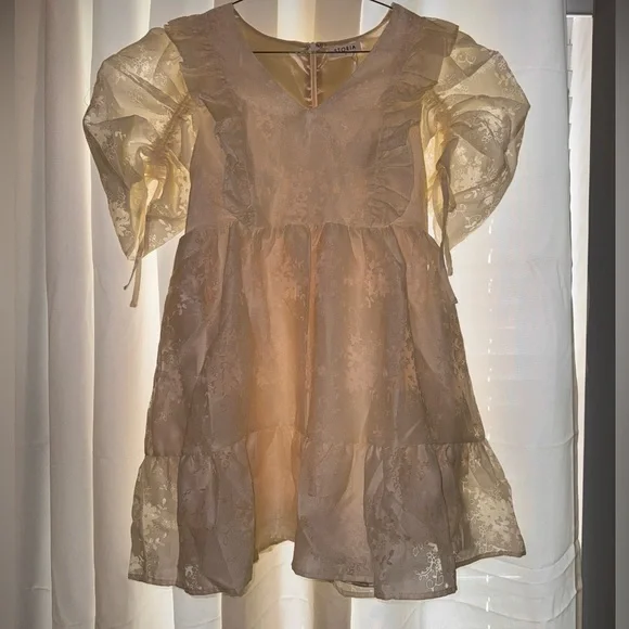 These Three Boutique Lyla Floral Tea Party Dress | Color: Cream | Size: S | Melaniefaith198's Closet
